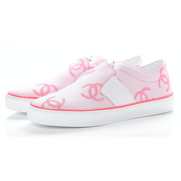 Chanel 18P Neon Pink White CC Slip On Lace Up Flat Runner Trainer Sneaker 39.5 - Picture 1 of 12